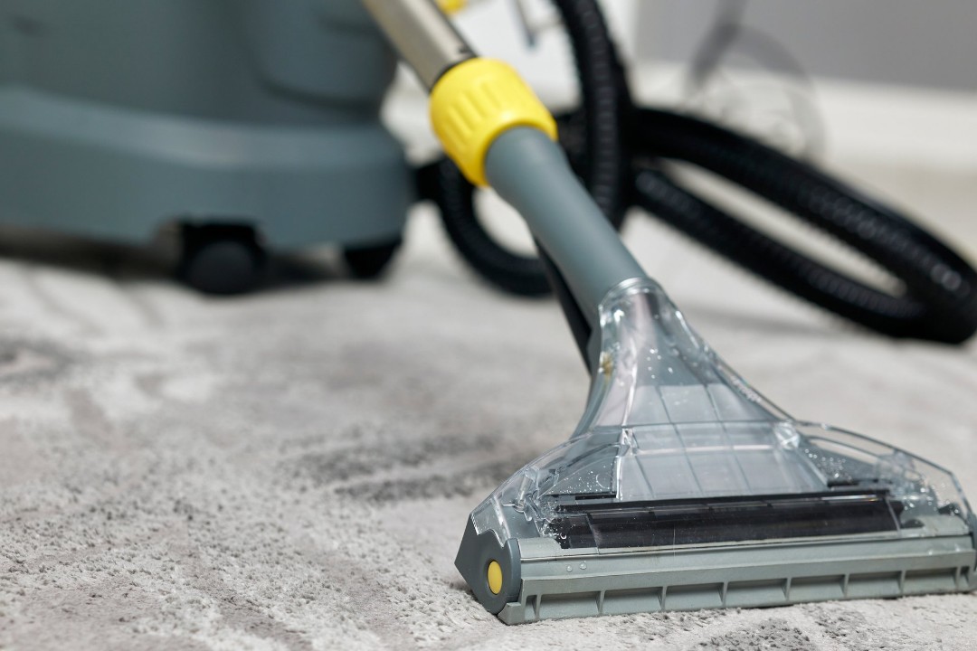 Hot water extraction carpet cleaning